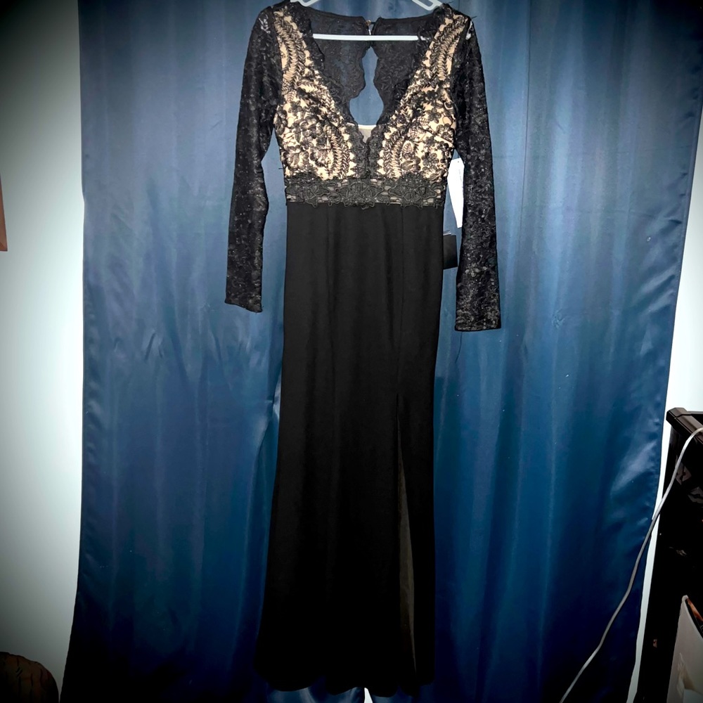 Soieblu Gown Lace V-Neck Long Sleeve Fit and Flare Black Size Small Dress